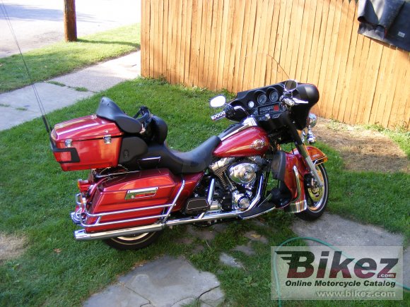 2005 Harley-Davidson FLHTCUI Utra Classic Electra Glide photo
